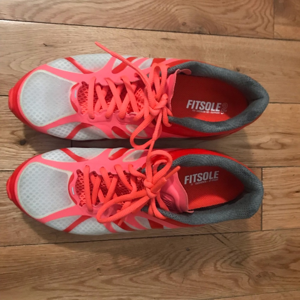 Sneaker - Picture 2 of 7